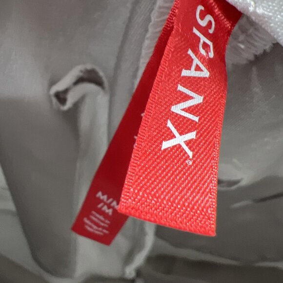 Spanx Women's Pants Size Medium White Boot Cut Pull On Slimming Stretch Cropped - Picture 3 of 6